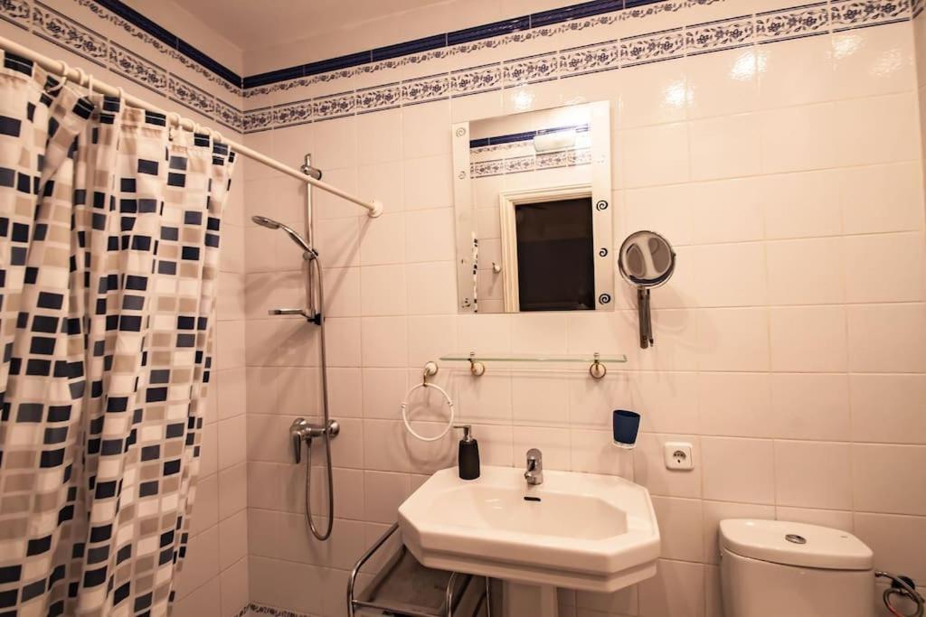 Villa Large 4 Bed With Own Garden, Pool & Hot Tub