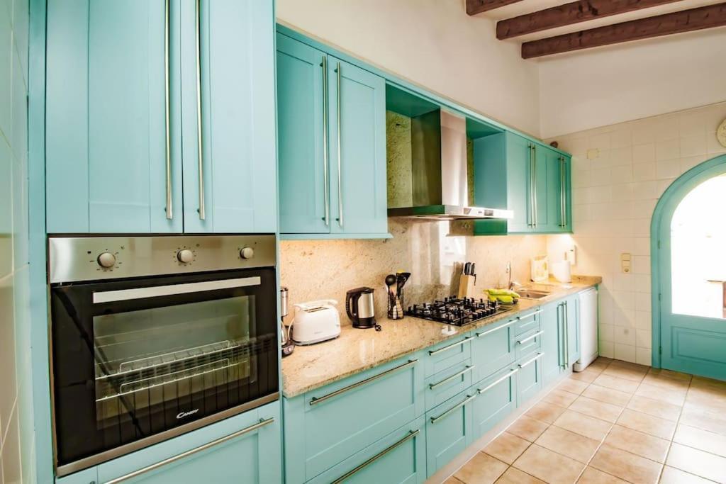 Large 4 Bed With Own Garden, Pool & Hot Tub * Cala Murada (Mallorca)